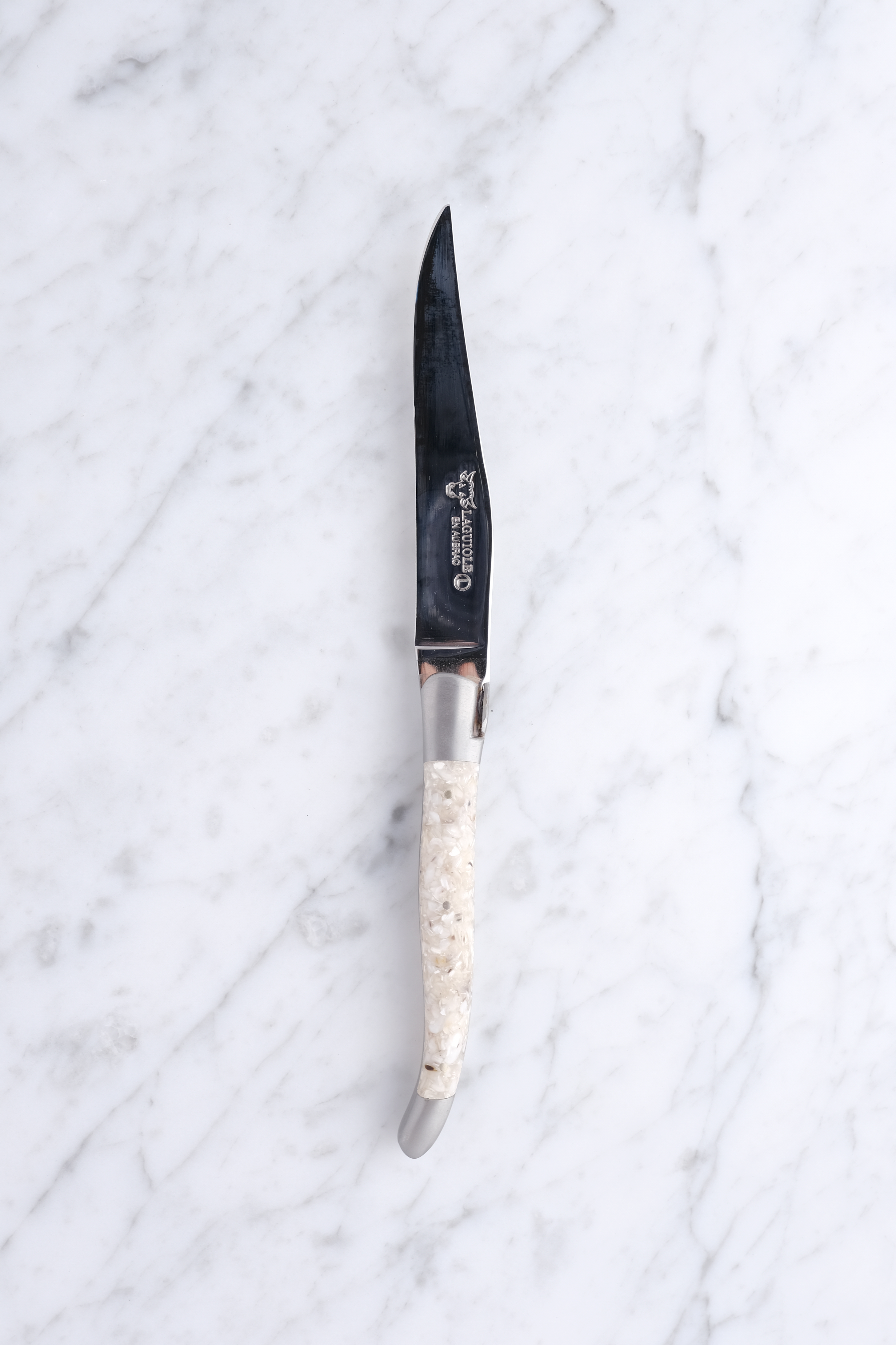 Steak knife – oyster shells